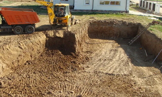 Рытье котлованов под фундамент в Назрани – цена от 2635 руб. за м3 | 2Землекопа-Нзр